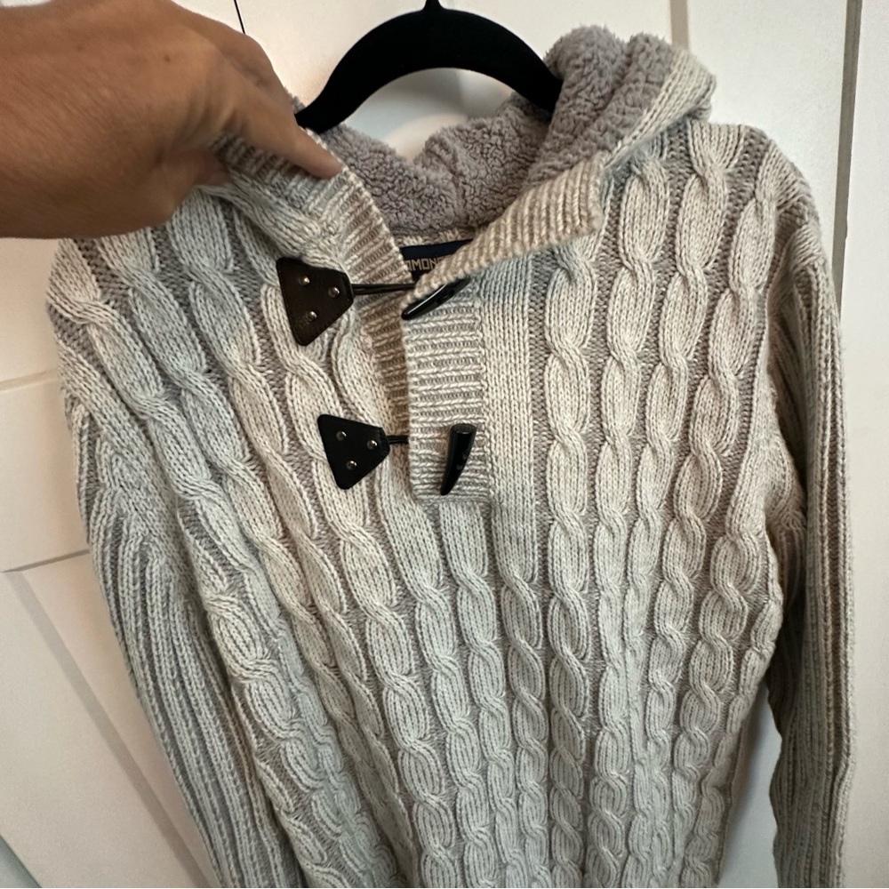 Classic Beige Cable Knit Sweater with Hoodie and Toggle Buttons Largebt3-a20 - Picture 3 of 7